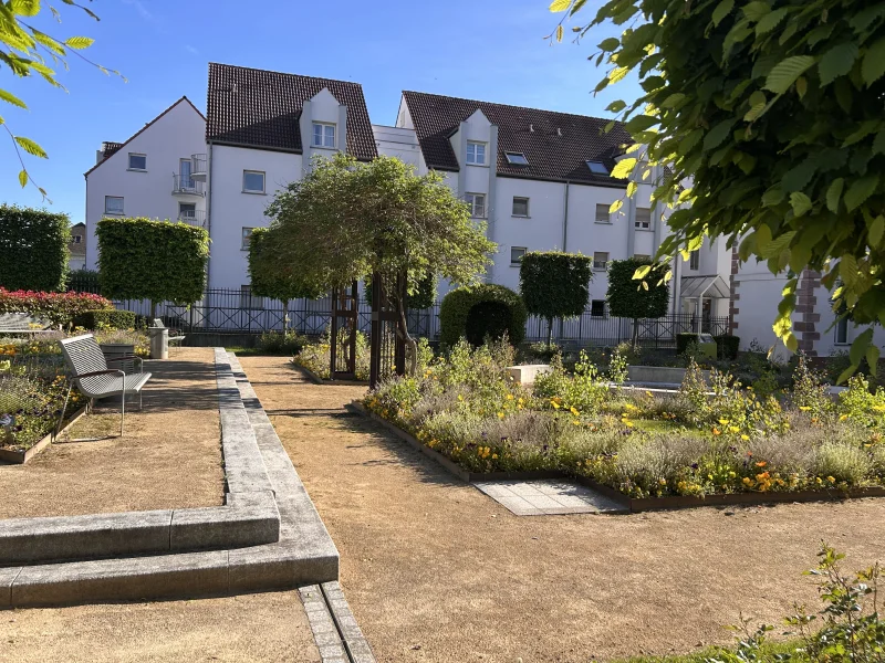 F3 de 64 m2 + une cave + 1 grand garage de 31 m2 à HUNINGUE (68330)
